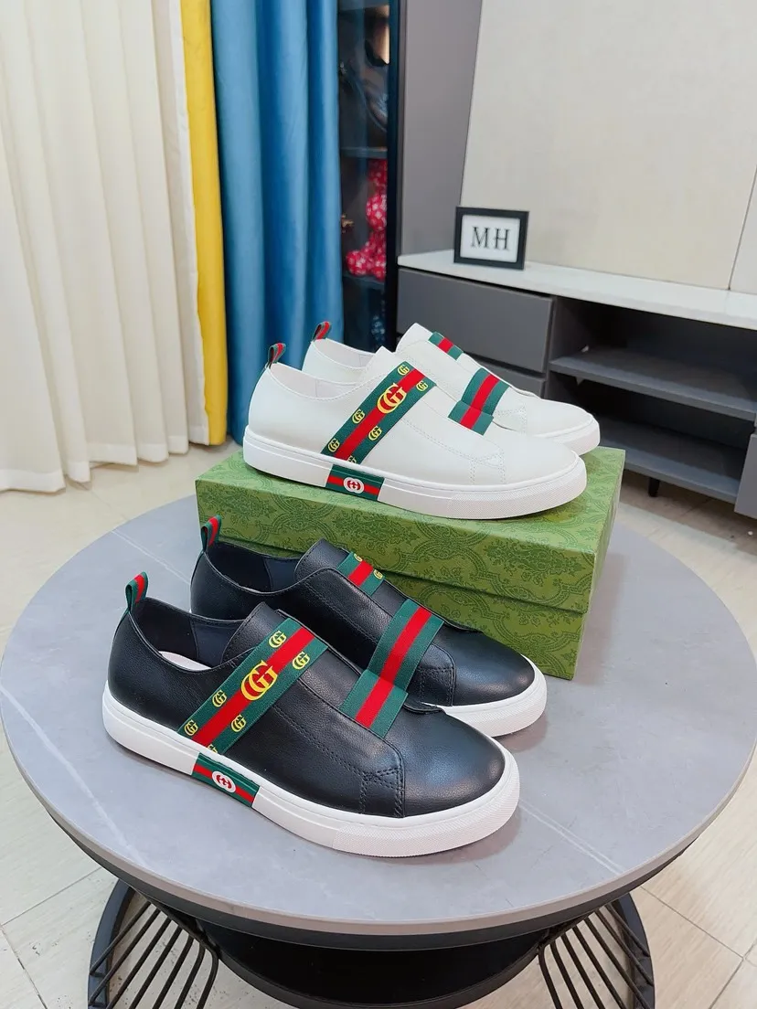 Men's shoes 💰440🌹🌹GUCCI [Gucci] New high-end brand of men's shoes, the latest fashionable casual men's shoes, trendy and versatile style, relaxed and sporty style, uppers imported from Italy, first-layer cowhide, genuine leather lining and ultra-fine workmanship. Original personalized fashionable rubber wear-resistant outsole, light and comfortable on the foot, size 38-44